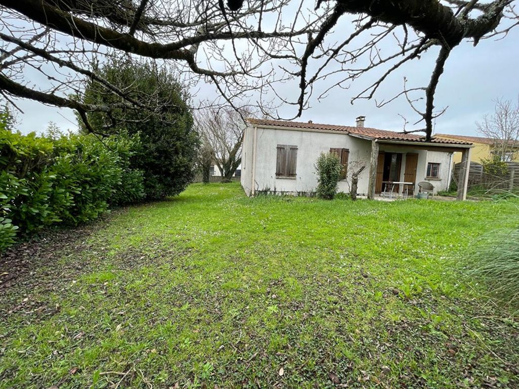 Achat maison à vendre 2 chambres 71 m² - Semussac