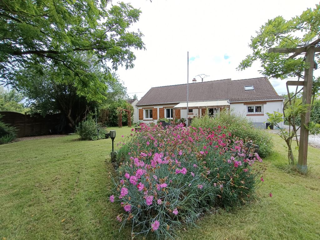 Achat maison à vendre 4 chambres 118 m² - Huisseau-sur-Mauves