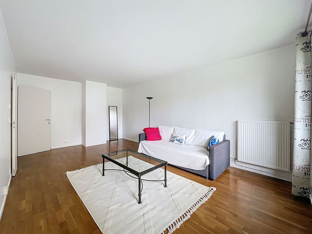 Achat appartement à vendre 3 pièces 67 m² - Courbevoie