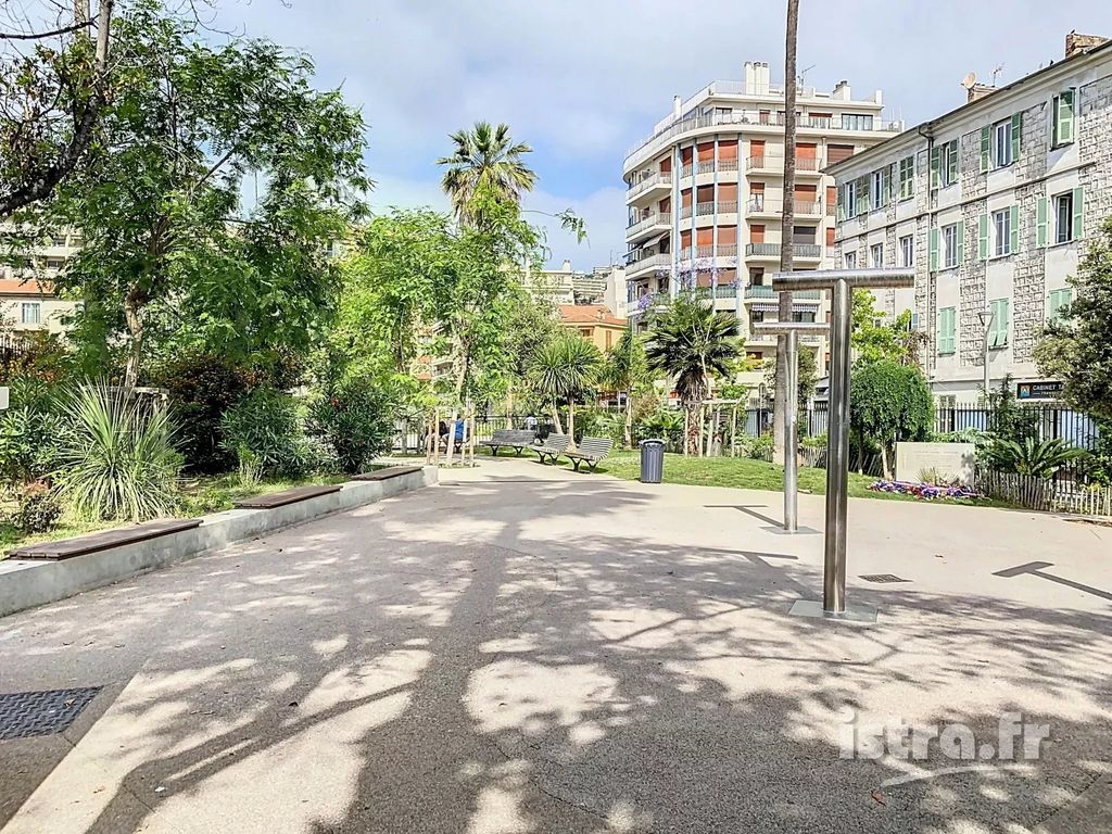 Achat appartement à vendre 2 pièces 51 m² - Nice