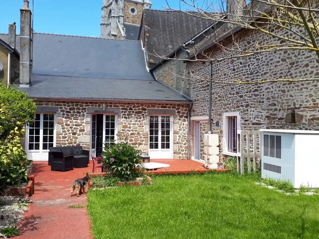 Achat maison à vendre 5 chambres 180 m² - Courcité