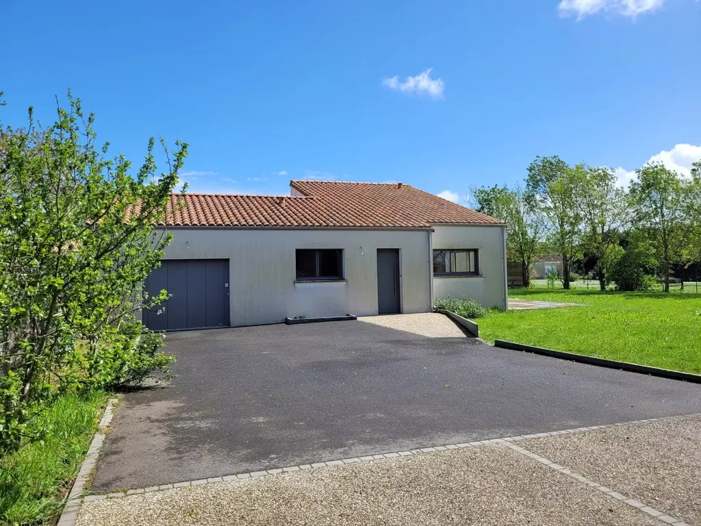 Achat maison à vendre 4 chambres 133 m² - Ferrières