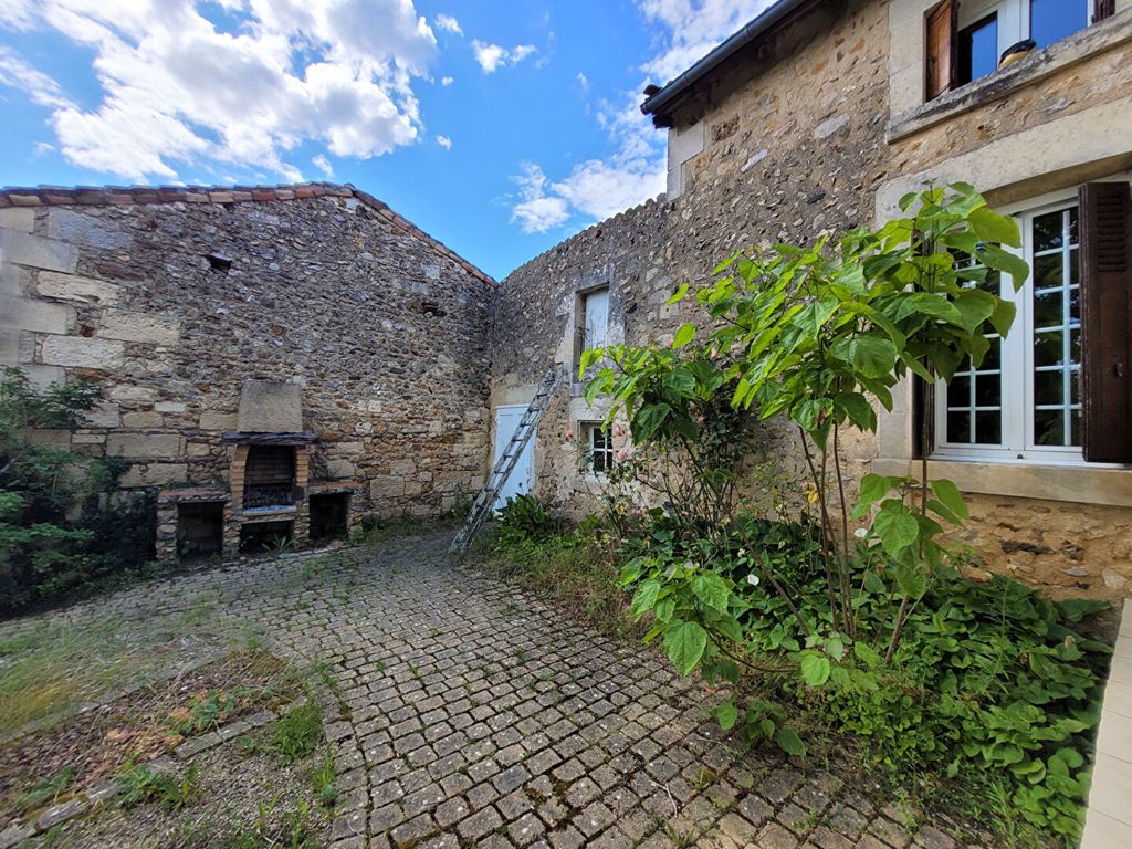 Achat maison à vendre 2 chambres 130 m² - La Chapelle-Moulière