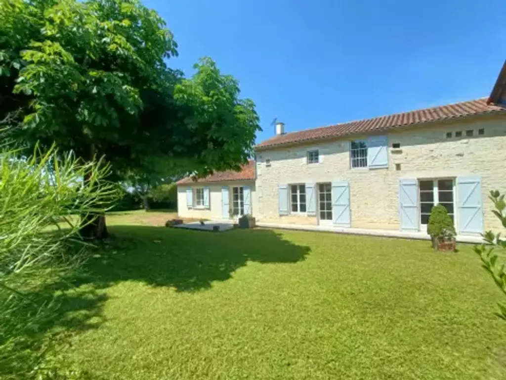 Achat maison à vendre 4 chambres 125 m² - Champigny en Rochereau