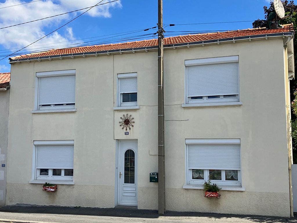 Achat maison à vendre 3 chambres 102 m² - Fontenay-le-Comte