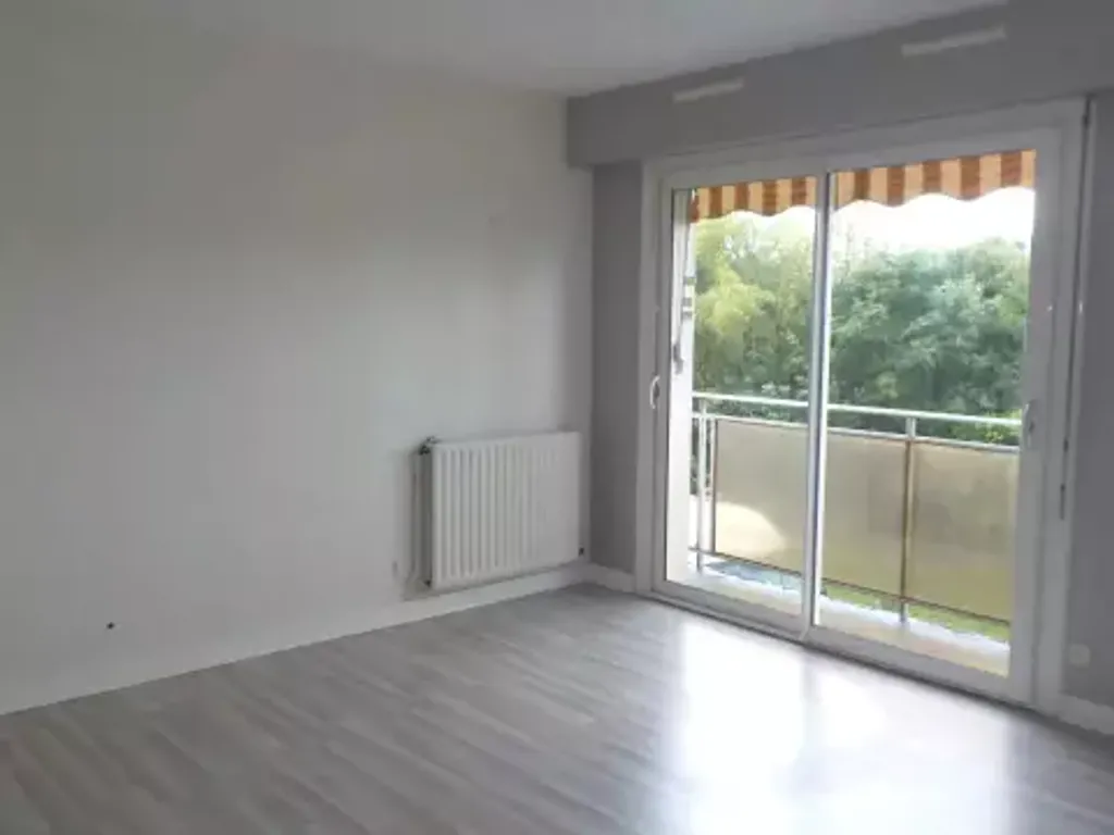 Achat appartement à vendre 3 pièces 65 m² - L'Isle-d'Espagnac