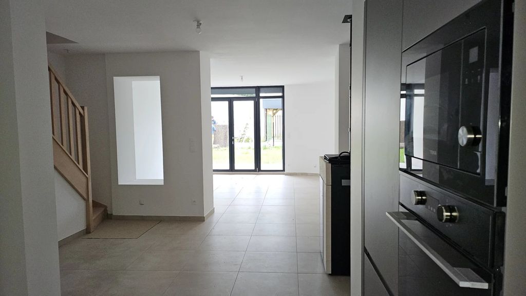 Achat maison à vendre 4 chambres 117 m² - Neuville-en-Ferrain