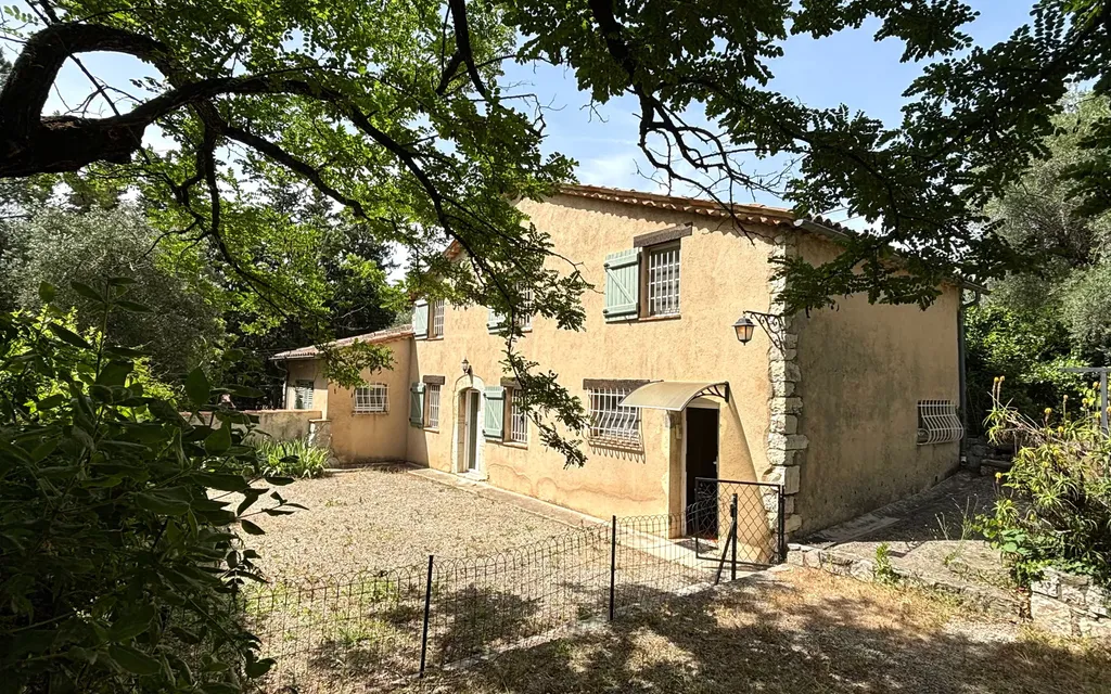 Achat maison à vendre 3 chambres 138 m² - Grasse