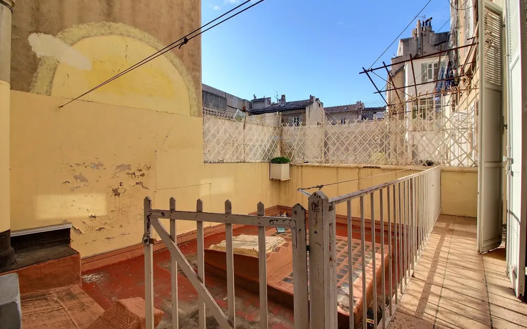 Achat appartement à vendre 2 pièces 49 m² - Marseille 1er arrondissement