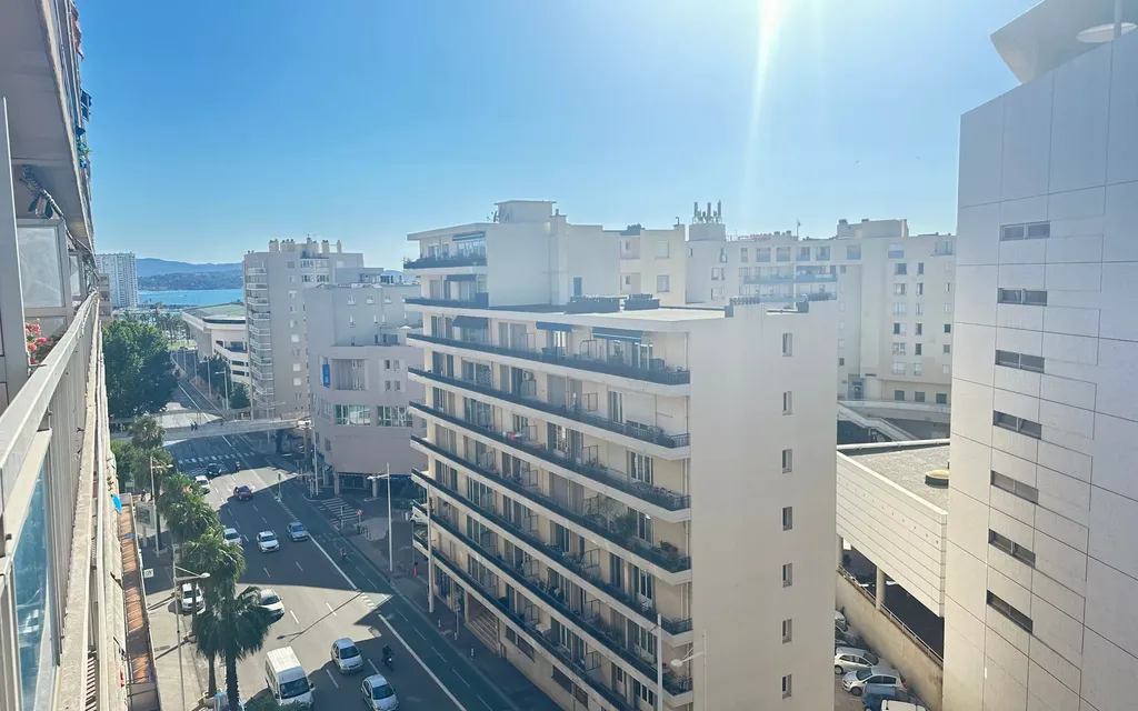 Achat appartement à vendre 3 pièces 87 m² - Toulon