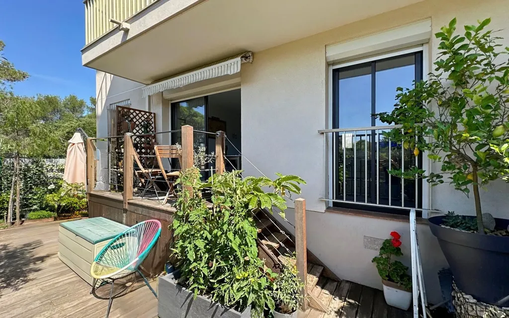 Achat appartement à vendre 3 pièces 73 m² - Saint-Raphaël