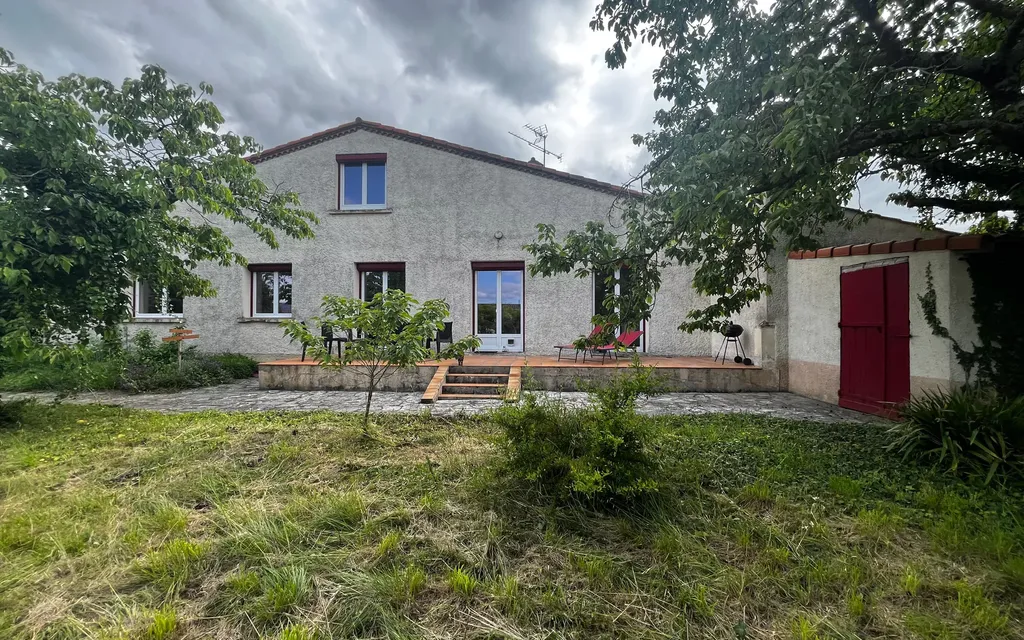 Achat maison à vendre 4 chambres 180 m² - Villeneuve-la-Comptal