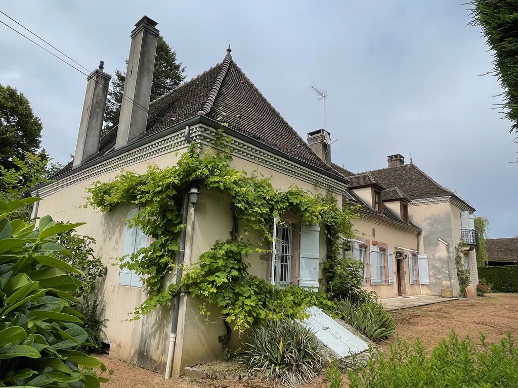 Achat maison à vendre 5 chambres 274 m² - Saint-Étienne-en-Bresse