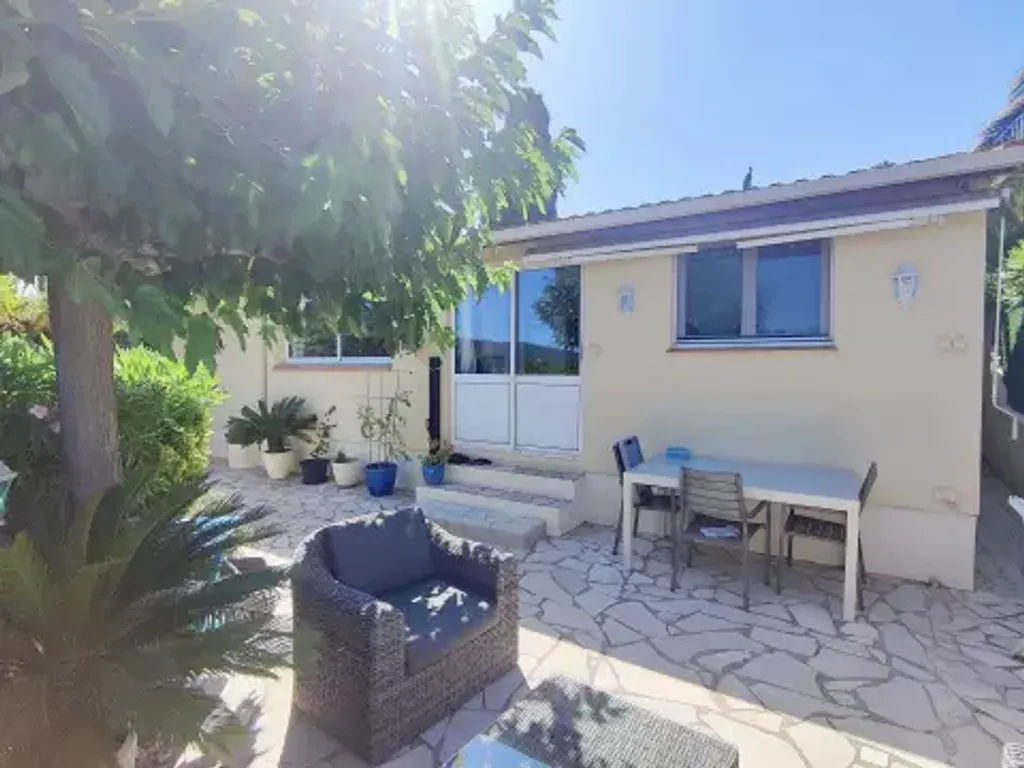 Achat maison à vendre 3 chambres 70 m² - Roquebrune-sur-Argens