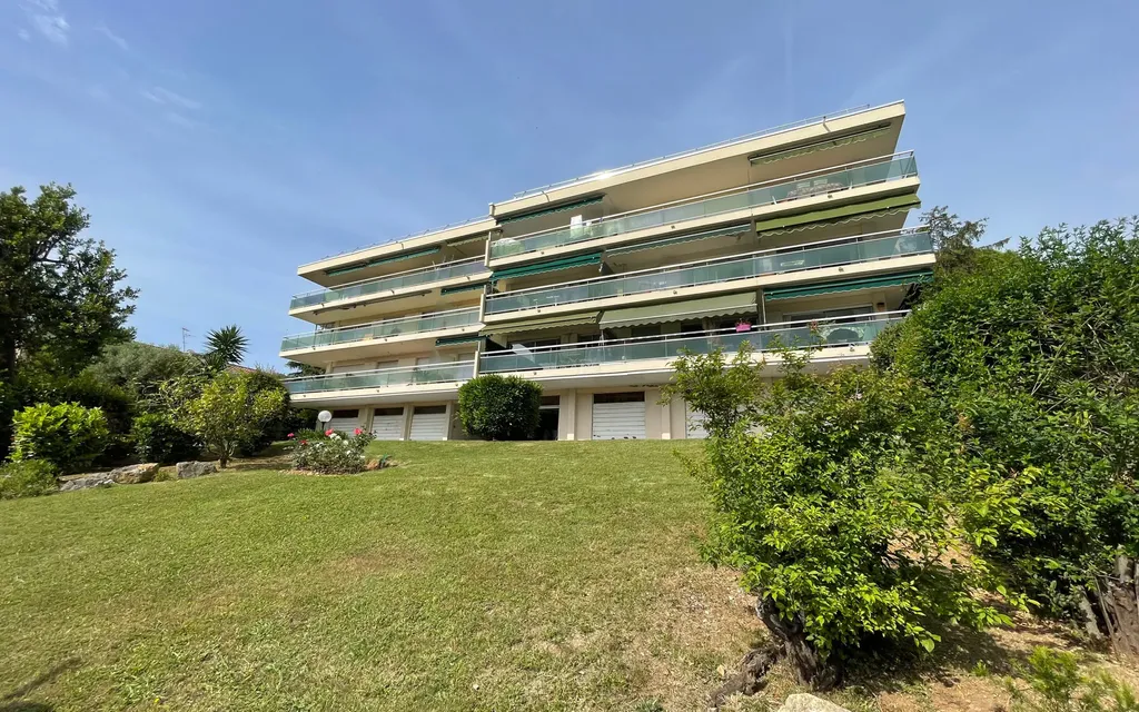 Achat appartement à vendre 3 pièces 66 m² - Antibes