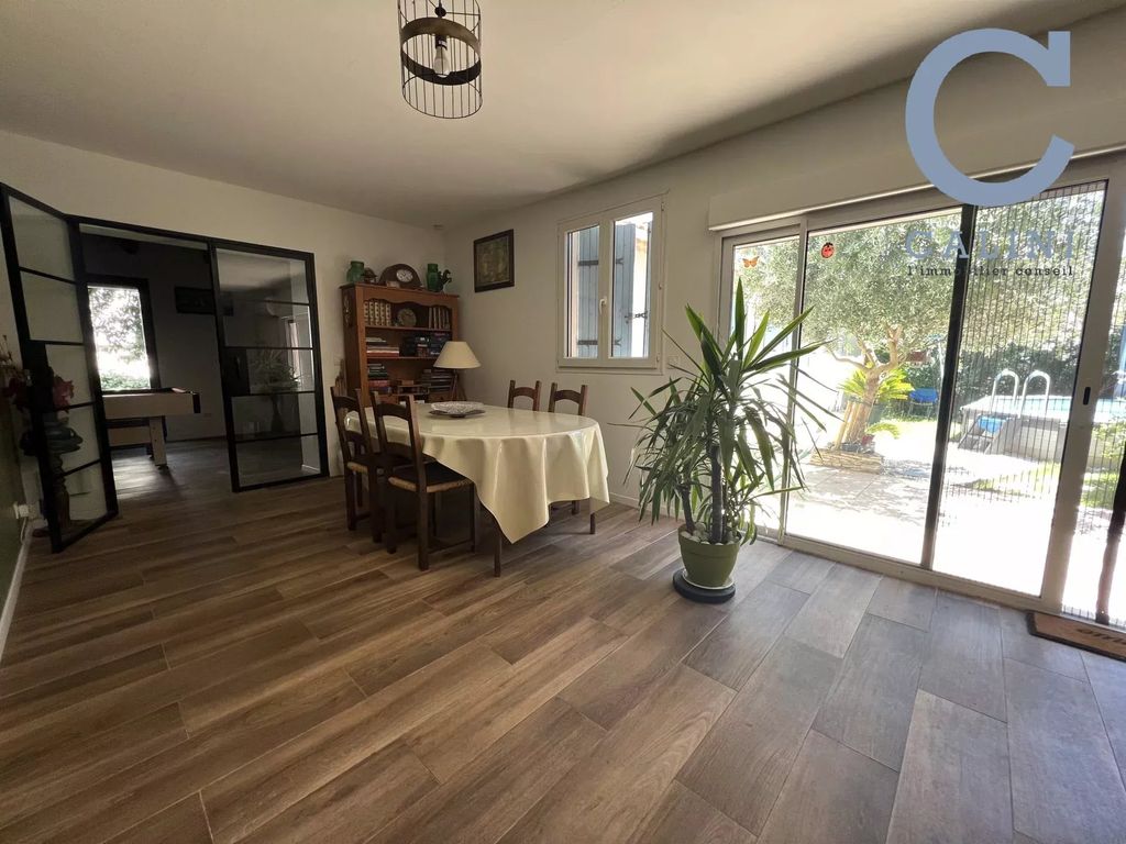 Achat maison à vendre 4 chambres 165 m² - Saint-Geniès-de-Malgoirès