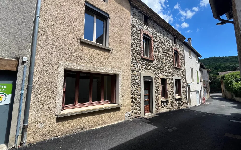 Achat maison à vendre 4 chambres 128 m² - Saint-Désirat