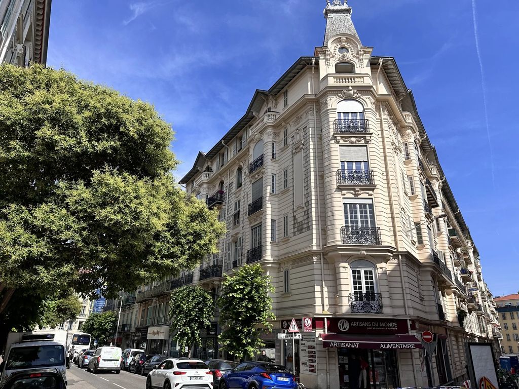 Achat appartement à vendre 5 pièces 104 m² - Nice