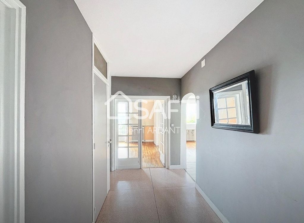 Achat maison à vendre 7 chambres 173 m² - Limoges