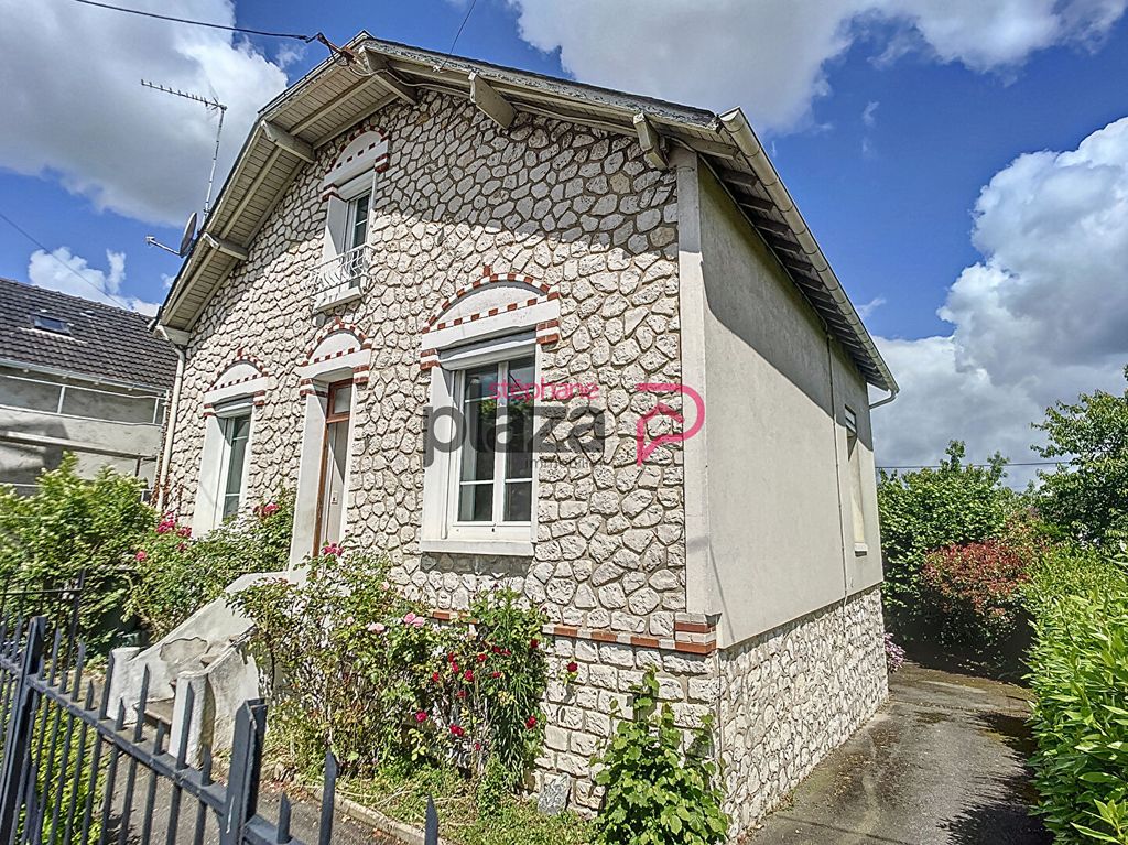 Achat maison à vendre 3 chambres 155 m² - Amilly