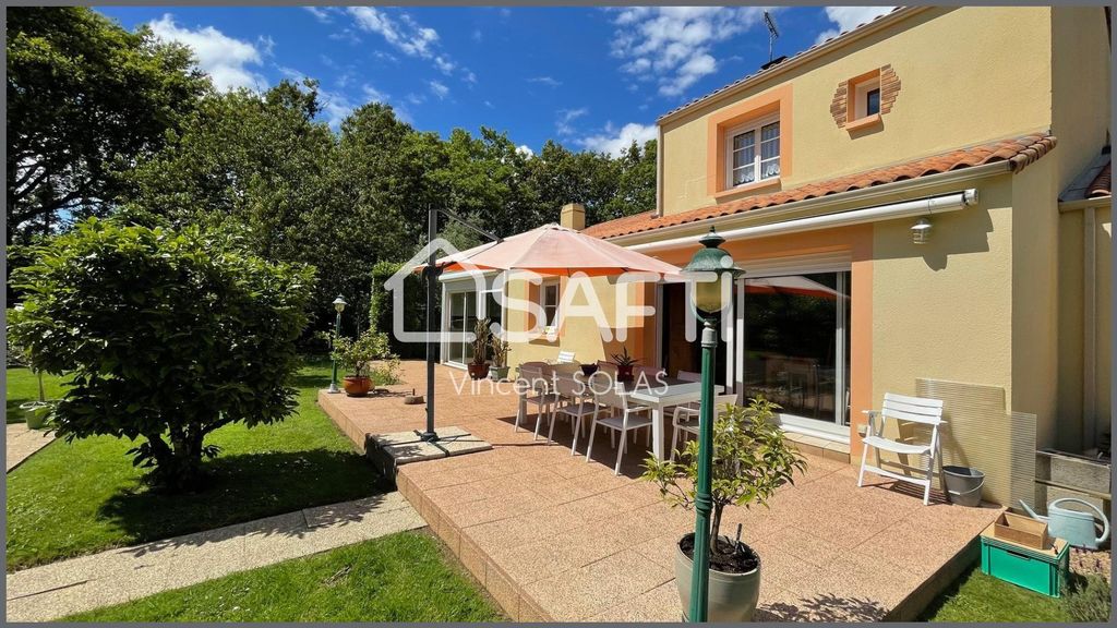 Achat maison à vendre 5 chambres 145 m² - La Roche-sur-Yon