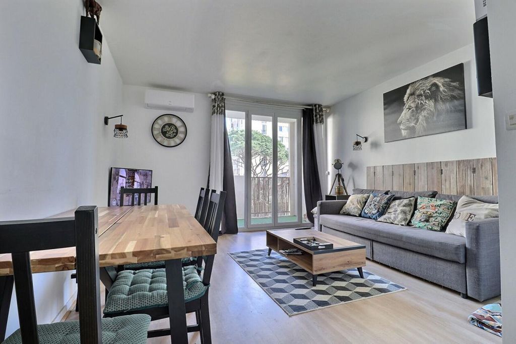 Achat appartement à vendre 3 pièces 65 m² - Sainte-Maxime