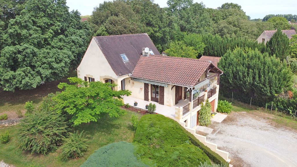 Achat maison à vendre 3 chambres 124 m² - Saint-Crépin-et-Carlucet