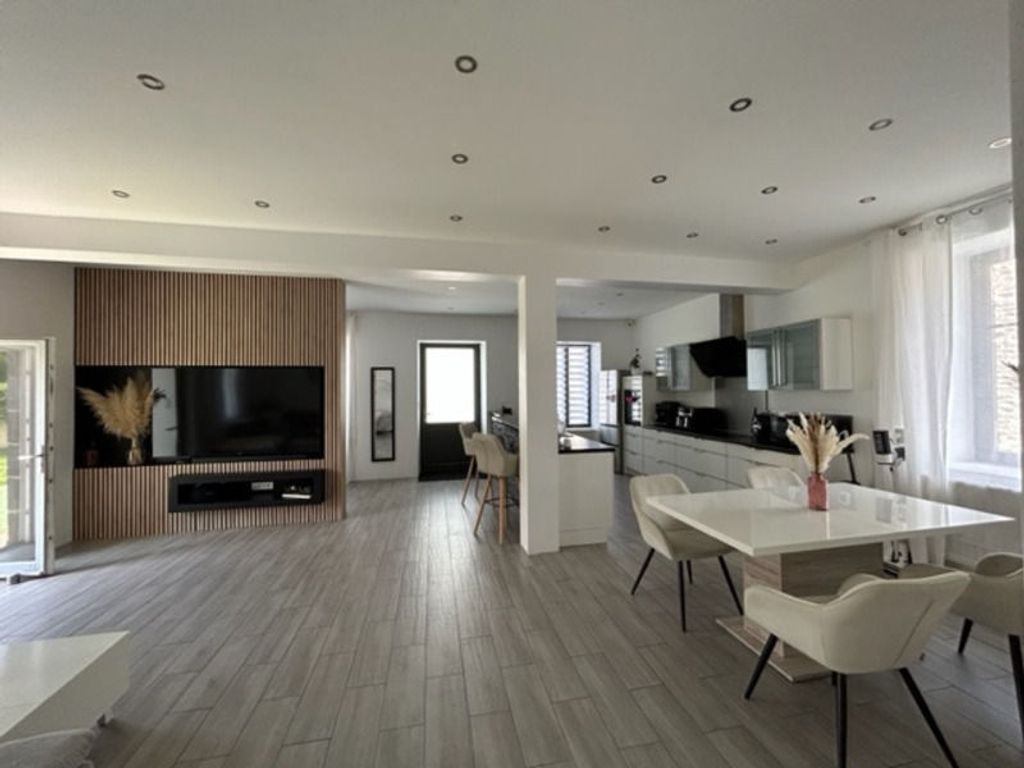 Achat maison à vendre 4 chambres 194 m² - Ennezat