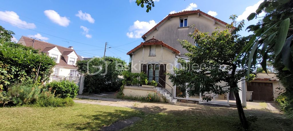 Achat maison à vendre 4 chambres 177 m² - Champs-sur-Marne