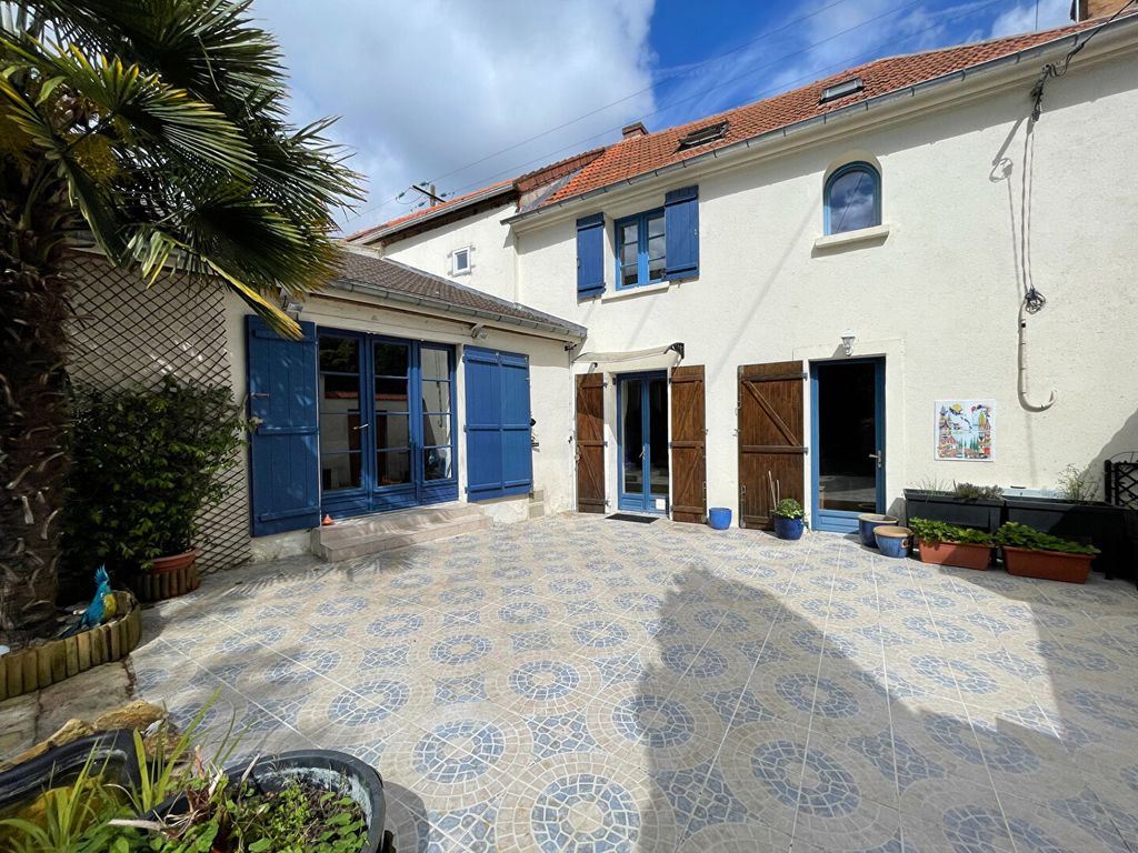 Achat maison à vendre 4 chambres 155 m² - Grisy-Suisnes