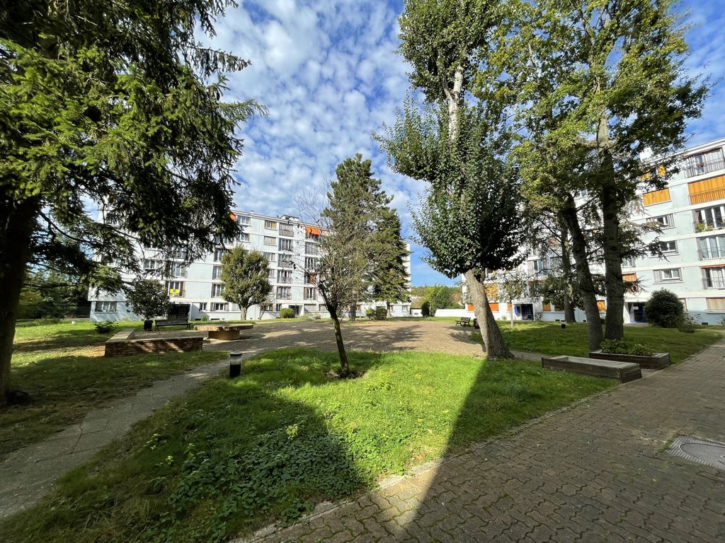 Achat appartement à vendre 5 pièces 98 m² - Le Plessis-Trévise