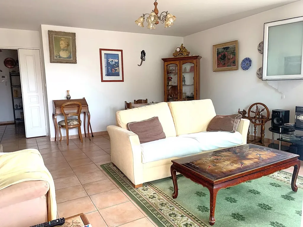 Achat appartement à vendre 3 pièces 81 m² - La Londe-les-Maures