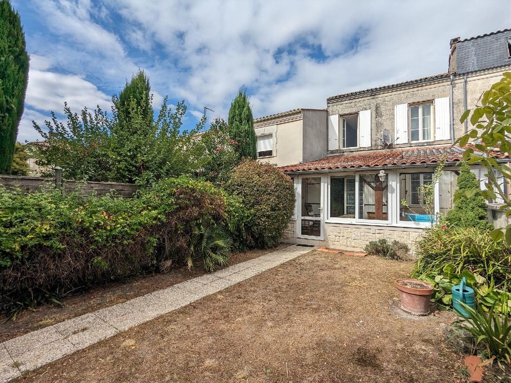 Achat maison à vendre 2 chambres 93 m² - Cognac