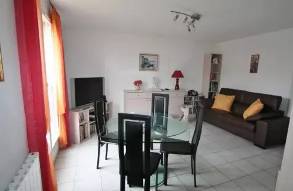 Achat appartement à vendre 2 pièces 49 m² - Saint-Chéron