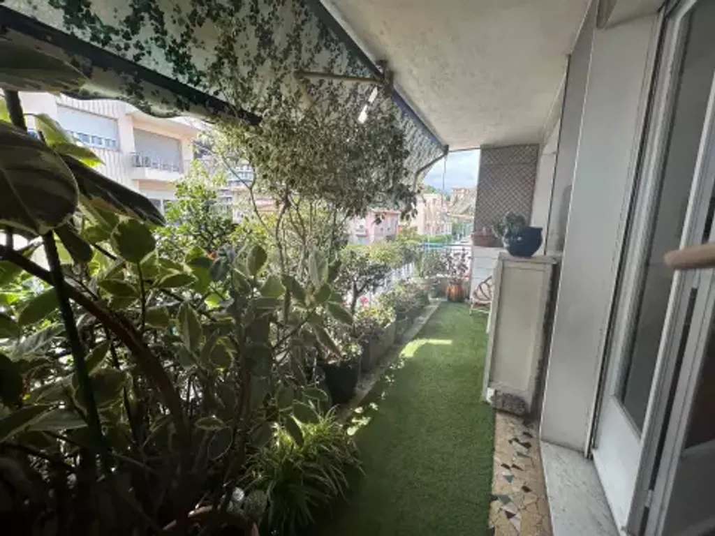 Achat appartement à vendre 4 pièces 108 m² - Nice