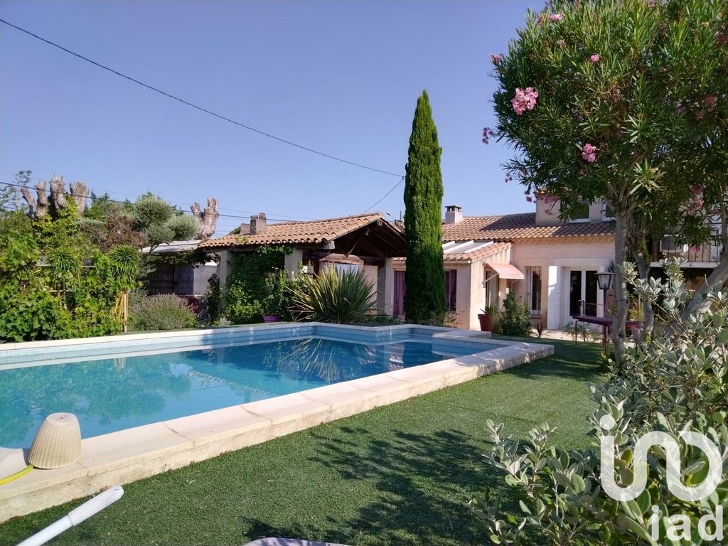 Achat maison à vendre 3 chambres 123 m² - Saint-Rémy-de-Provence