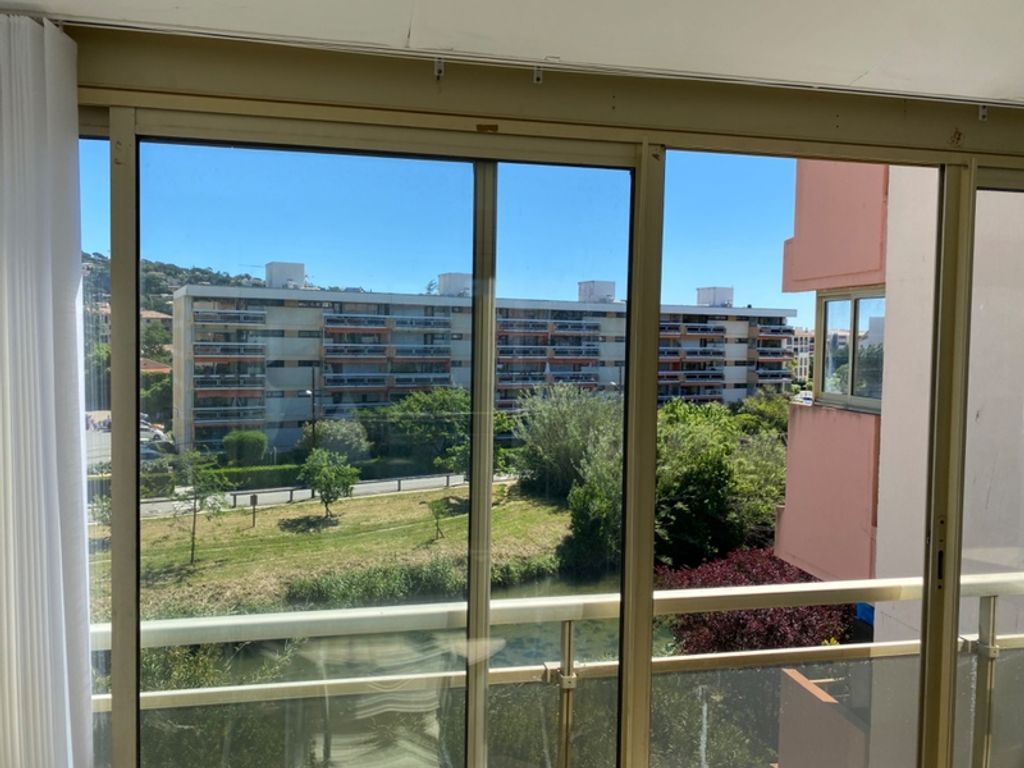 Achat studio à vendre 32 m² - Sainte-Maxime