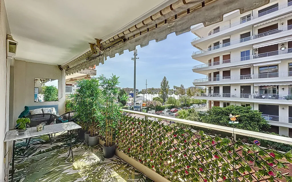 Achat appartement à vendre 2 pièces 53 m² - Cannes