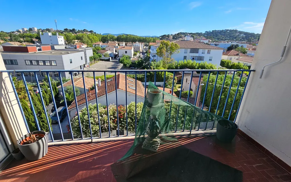 Achat appartement à vendre 2 pièces 51 m² - La Seyne-sur-Mer