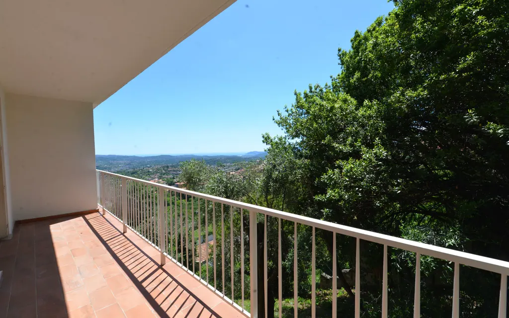 Achat appartement à vendre 3 pièces 65 m² - Grasse