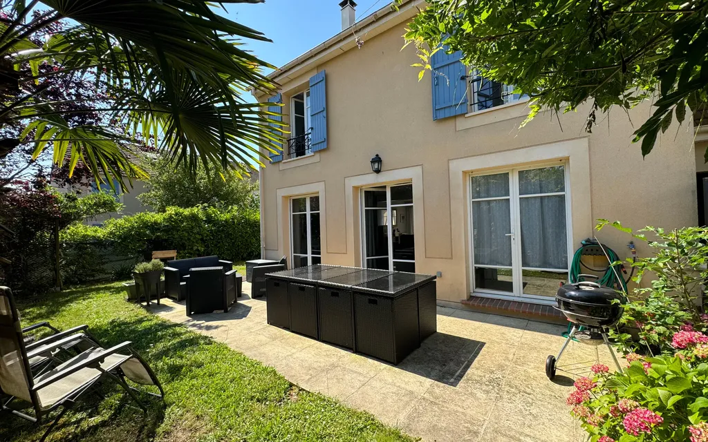 Achat maison à vendre 4 chambres 127 m² - Maurepas