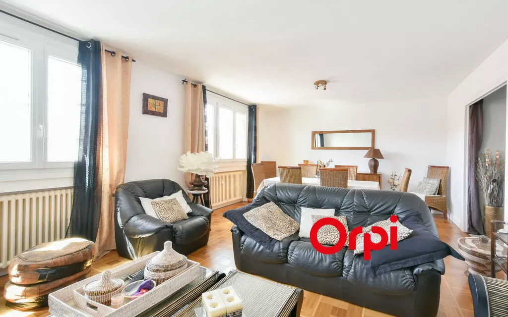 Achat appartement à vendre 3 pièces 81 m² - Pierre-Bénite