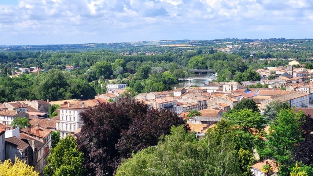 Achat maison à vendre 3 chambres 95 m² - Angoulême