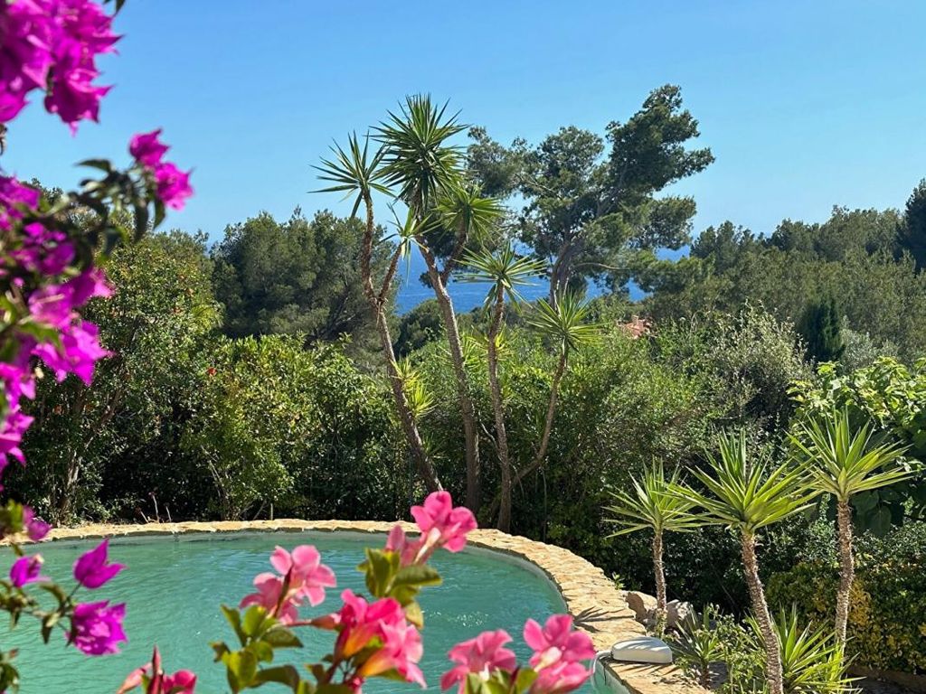 Achat maison à vendre 5 chambres 179 m² - Bandol