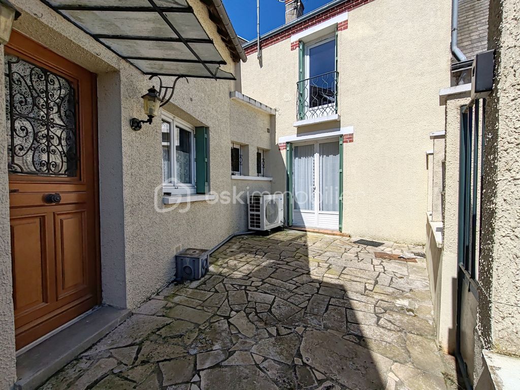 Achat maison à vendre 3 chambres 104 m² - Greneville-en-Beauce