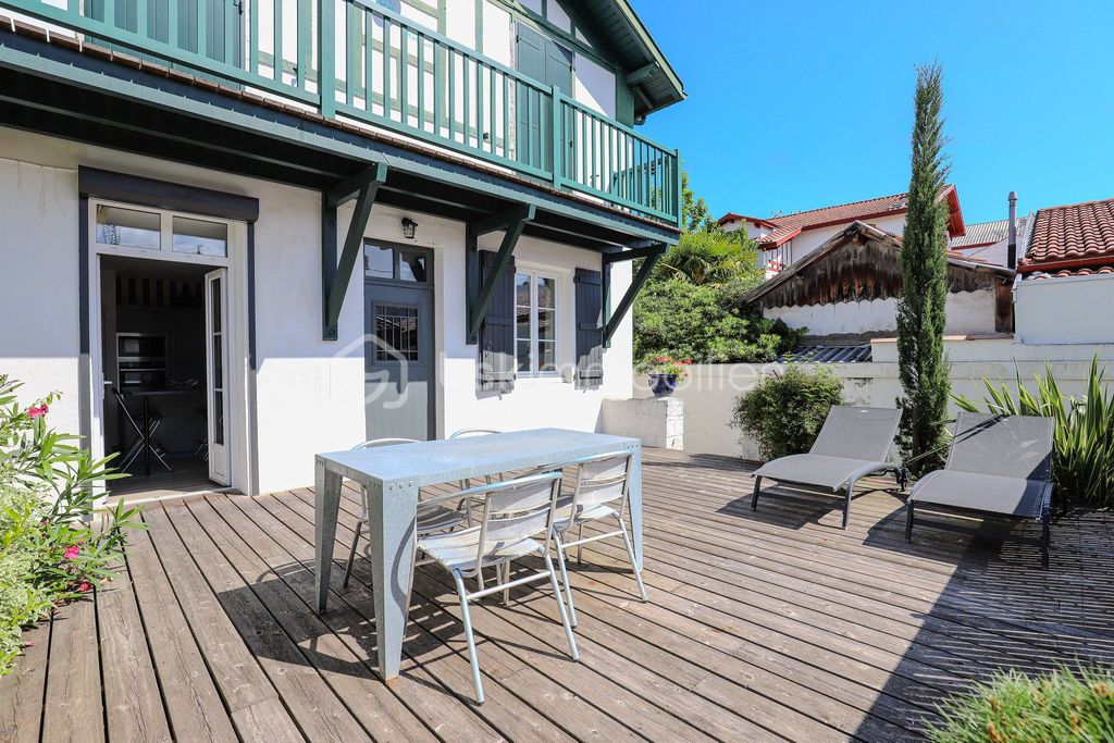 Achat appartement à vendre 4 pièces 94 m² - Saint-Jean-de-Luz