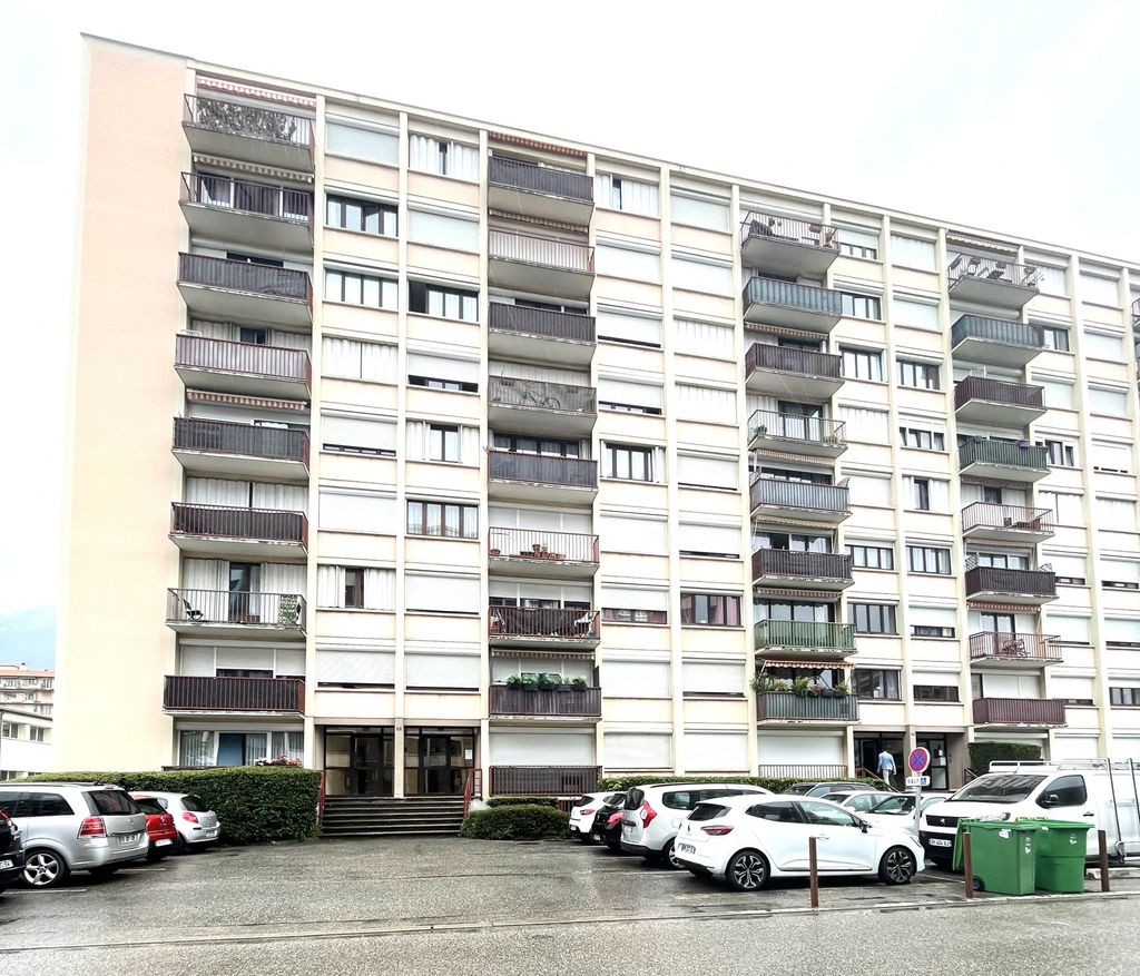 Achat appartement à vendre 4 pièces 71 m² - Échirolles