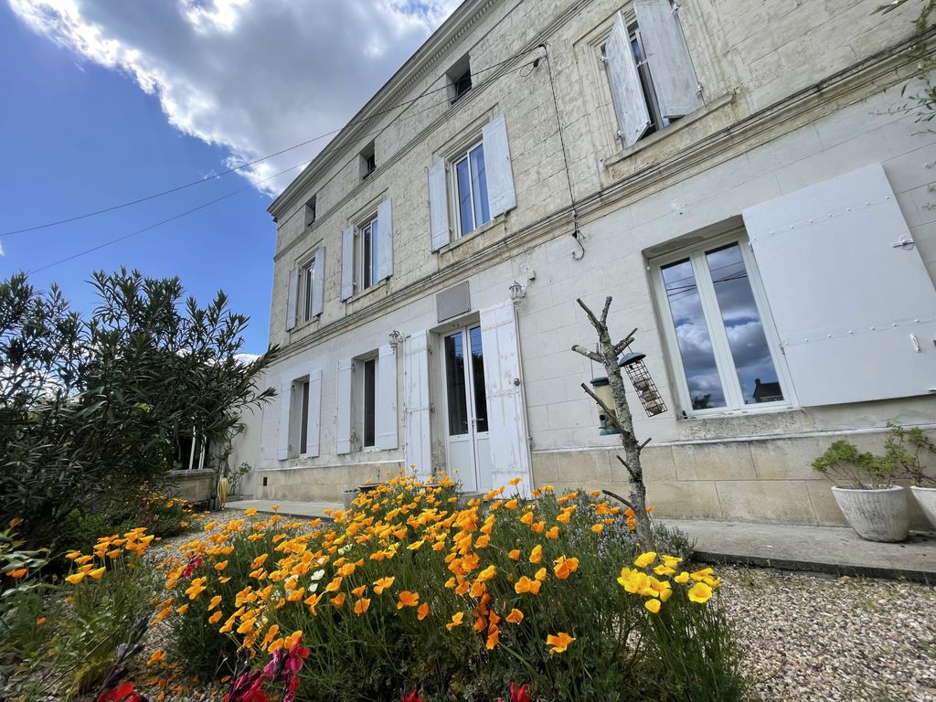 Achat maison à vendre 4 chambres 239 m² - Pomerol