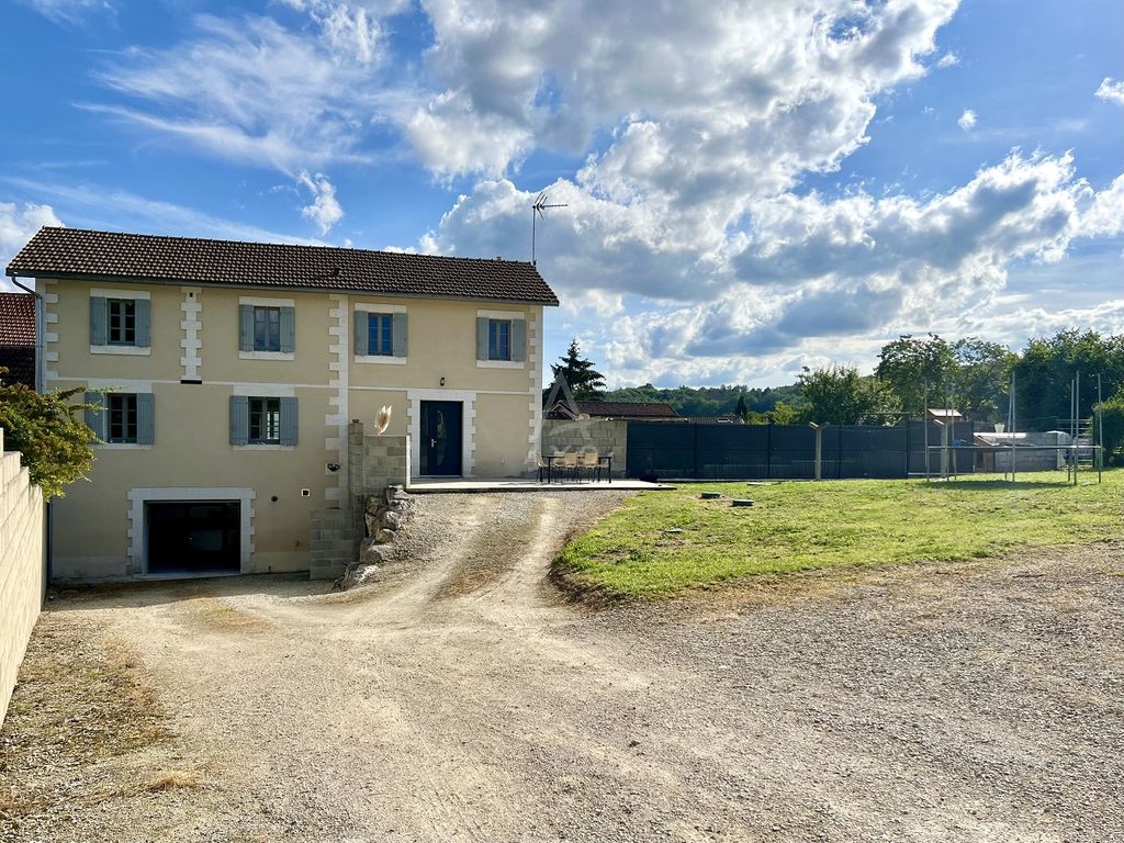 Achat maison à vendre 3 chambres 135 m² - Nersac