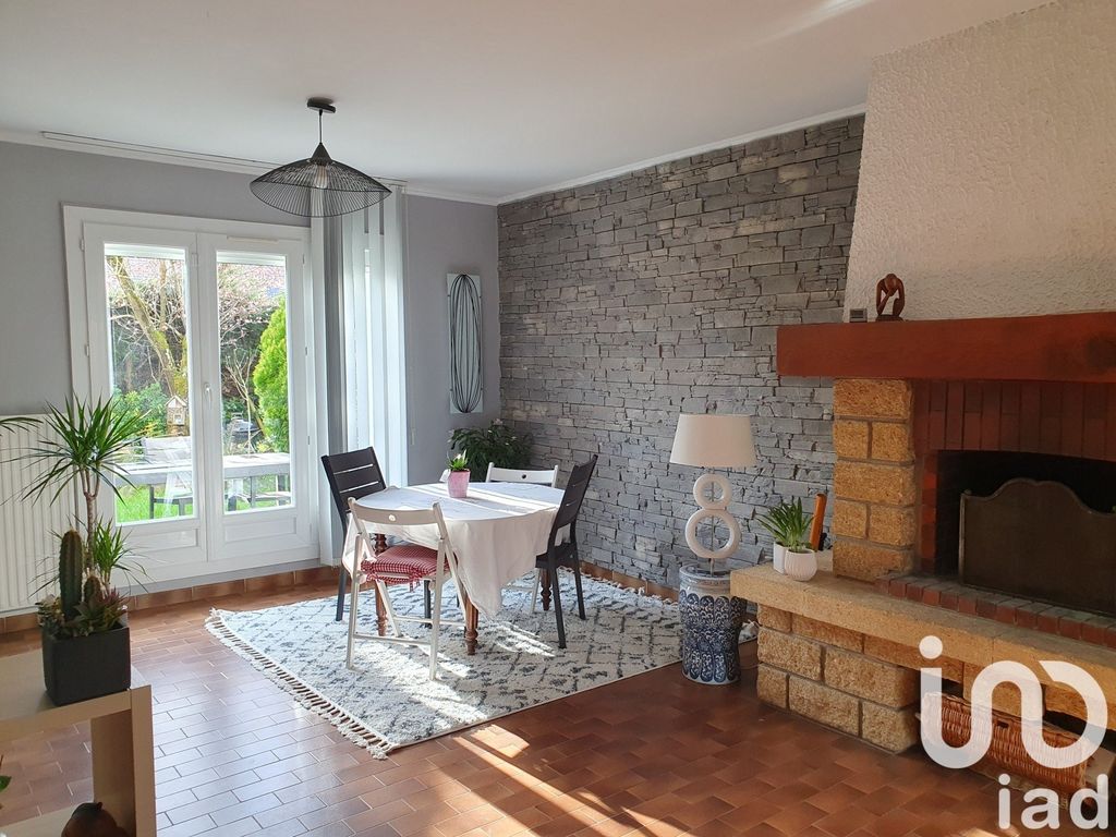 Achat maison à vendre 4 chambres 133 m² - Mandres-les-Roses